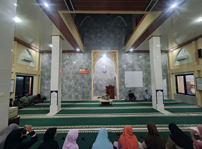 Ketua Kelompok KKN UIN Saizu Jadi Pemateri dalam Acara Pengajian Remaja Masjid Baiturrahman Banjareja    01