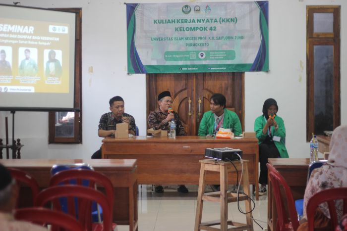 Sambut Agustus Lebih Bersih, Mahasiswa UIN Saizu Adakan Seminar Pengelolaan Sampah di Aula Desa Banjareja 01