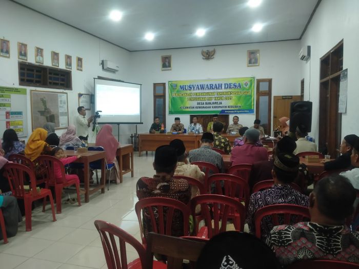 Mahasiswa KKN UIN Saizu Purwokerto Ikuti MUSDES Banjareja Guna Memahami Potensi dan Rencana Pembangunan Desa Tahun 2025 01