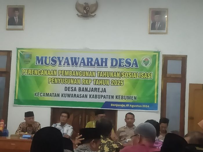 Mahasiswa KKN UIN Saizu Purwokerto Ikuti MUSDES Banjareja Guna Memahami Potensi dan Rencana Pembangunan Desa Tahun 2025