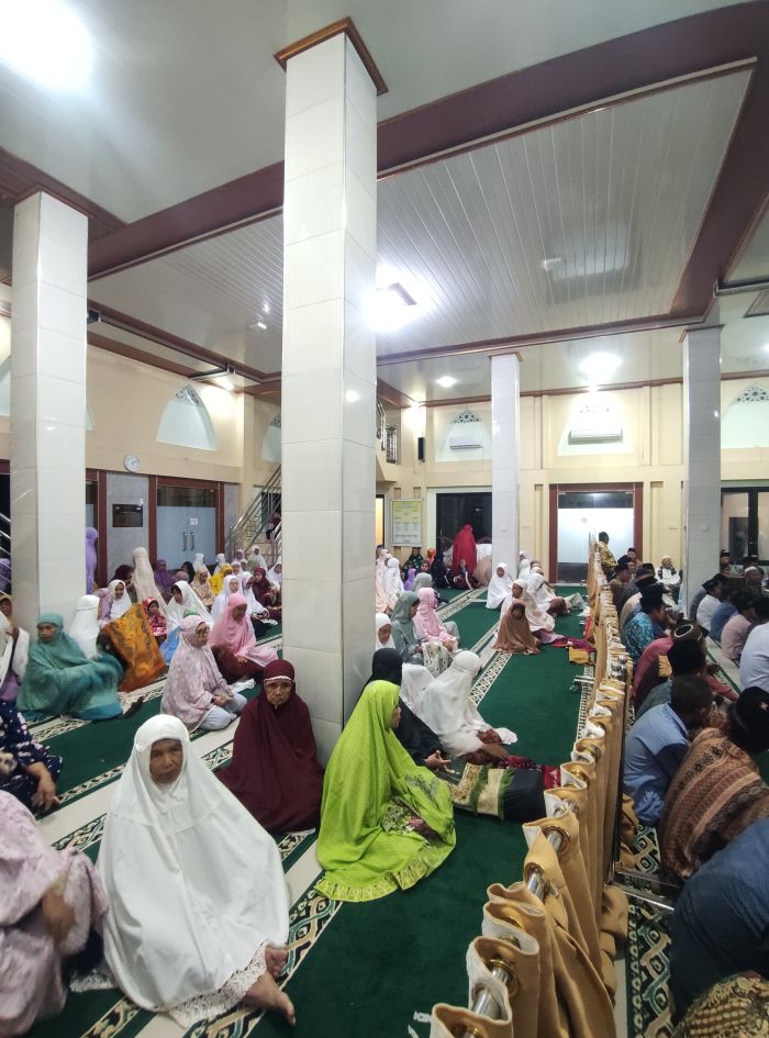 Sejumlah Mahasiswa UIN Saizu Khusyuk Ikuti Gerakan Salat Subuh Berjamaah di Dusun Tangkilan Banjareja 01