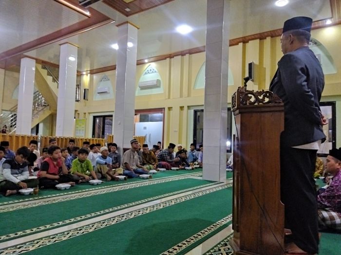 Sejumlah Mahasiswa UIN Saizu Khusyuk Ikuti Gerakan Salat Subuh Berjamaah di Dusun Tangkilan Banjareja